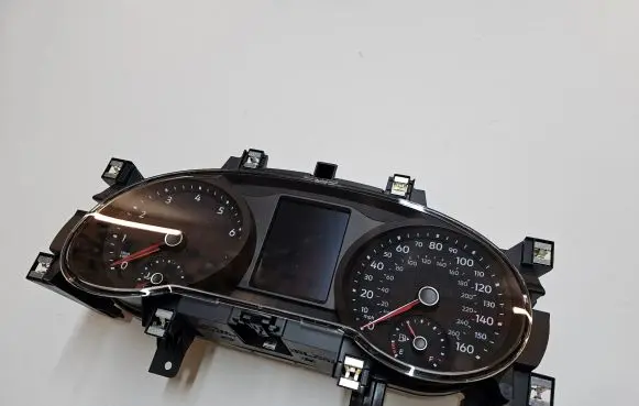 Volkswagen Tiguan Allspace Speedometer (instrument cluster) 5NA920850B