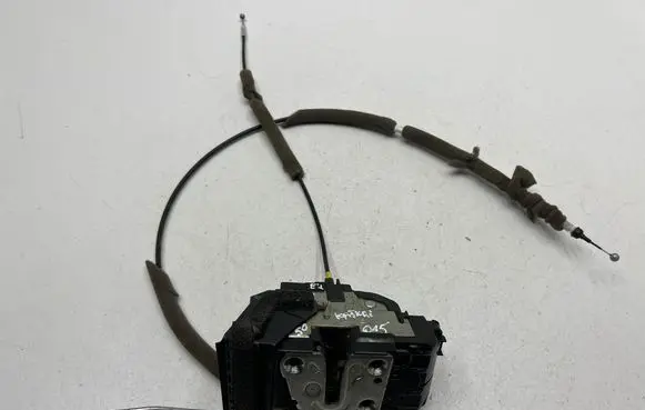 Nissan Qashqai Front door lock