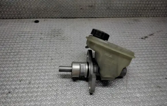 Audi A8 S8 D2 4D Master brake cylinder