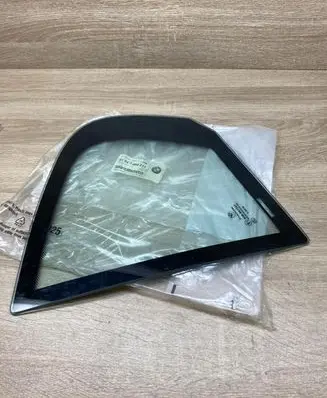 BMW 3 E90 E91 Rear vent window glass 7060211 43R001582 51347060211