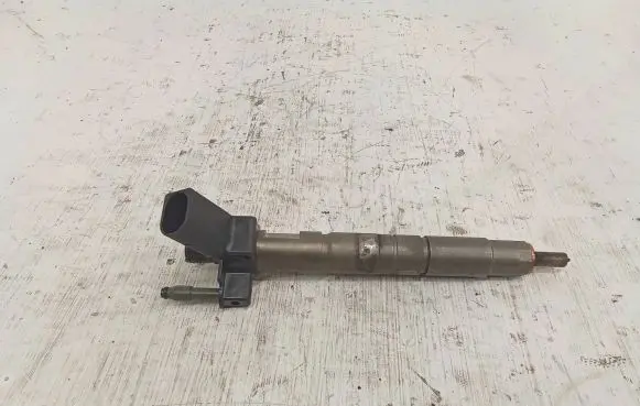 BMW 5 F10 F11 Fuel injector 7805428 780542803 0445116024