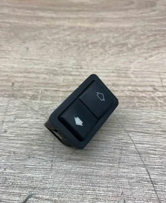 BMW 5 E39 Electric window control switch 8368974