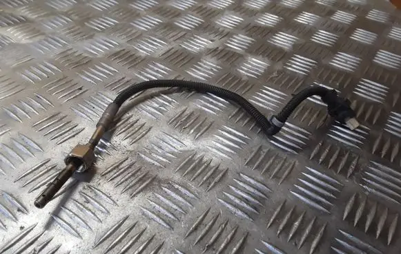 Mercedes-Benz C W205 Exhaust gas temperature sensor A0009058904