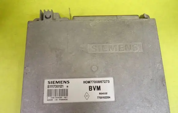 Renault Megane I Engine control unit/module 7700102264 S111730121