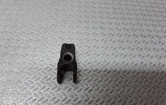 Audi A6 S6 C5 4B Fuel Injector clamp holder