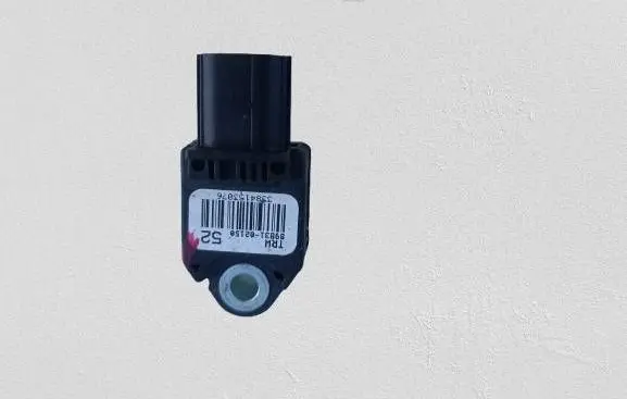 Toyota Auris E180 Airbag deployment crash/impact sensor 8983102150