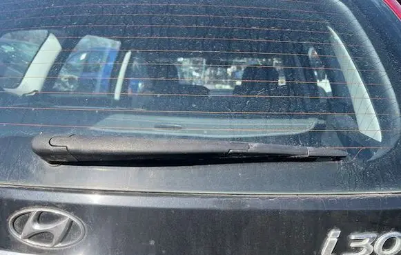 Hyundai i30 Front wiper blade arm 
