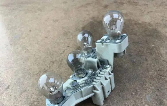 BMW 3 E90 E91 Tail light bulb cover holder 63217160076 7160076