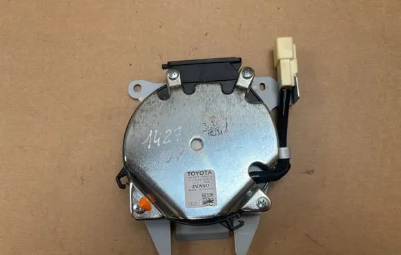 Lexus GS 250 350 300H 450H Hybrid/electric vehicle battery fan 8586730020
