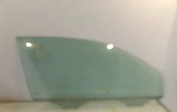 Volkswagen Cross Polo Front door window glass four-door