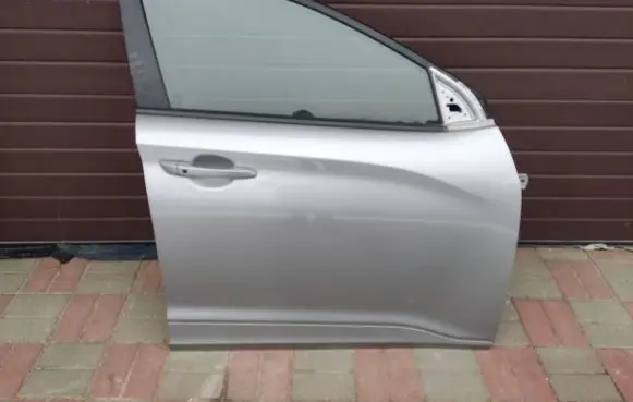 Hyundai Kona I Front door