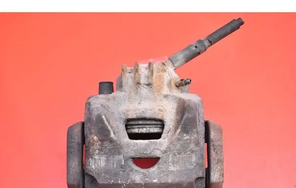 Front brake caliper