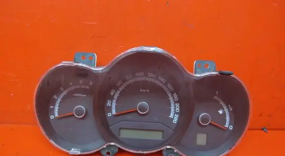 Speedometer (instrument cluster)