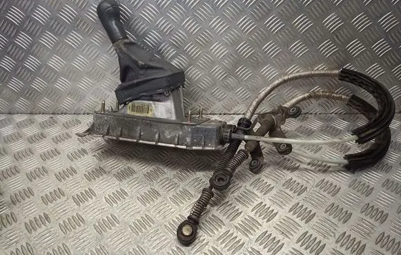 Volkswagen Polo IV 9N3 Gear selector/shifter in gearbox 6Q0711049AB
