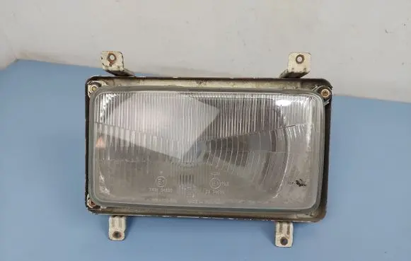 Volkswagen I LT Headlight/headlamp E134530
