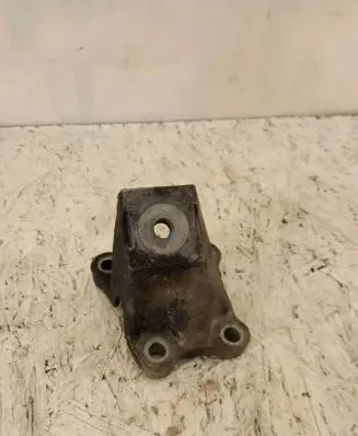 Audi A6 S6 C6 4F Engine mounting bracket 4F0199307AA