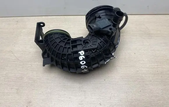Volkswagen PASSAT B8 Air intake hose/pipe 04E145641