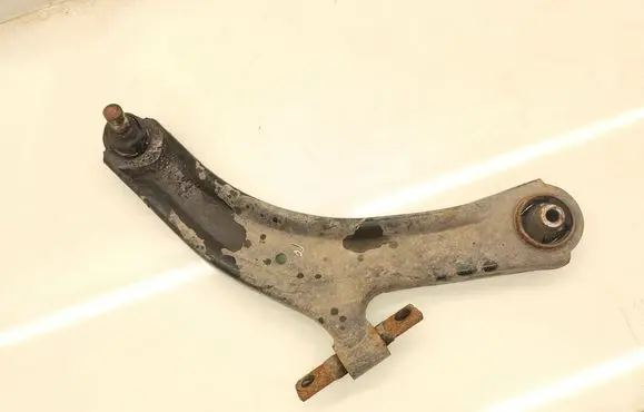 Nissan Qashqai+2 Front lower control arm/wishbone 