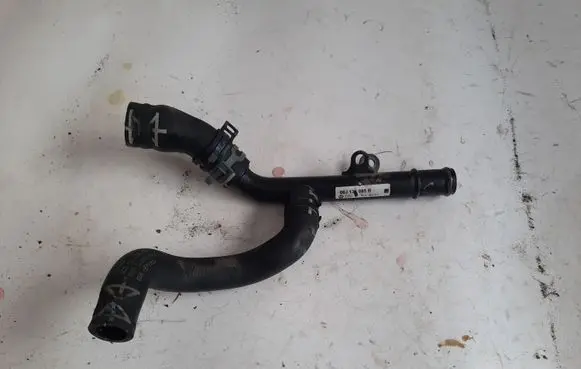 Volkswagen PASSAT CC Engine coolant pipe/hose O6J121085B