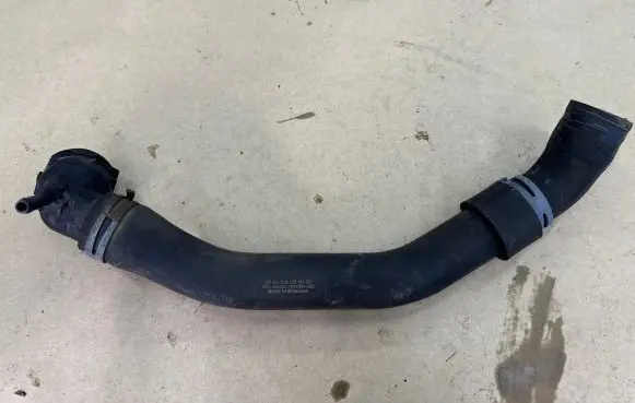 Volkswagen Golf VII Engine coolant pipe/hose 5Q0122101BP
