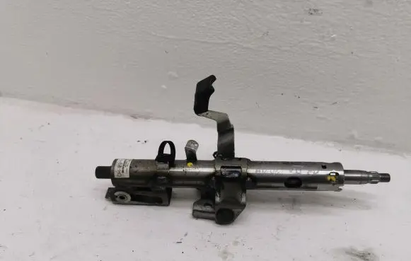 Toyota Hilux (N50, N60, N70) Steering wheel axle