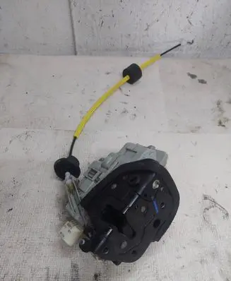 Audi A6 S6 C6 4F Rear door lock 4F0839016