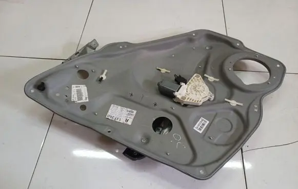 Mercedes-Benz B W245 Sliding door window regulator with motor A1697301679