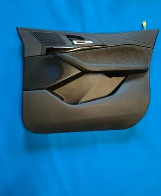 BMW 2 Active Tourer U06 Front door card panel trim 