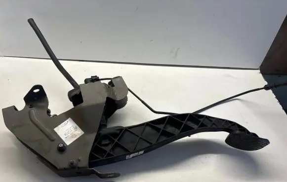 Volkswagen Transporter - Caravelle T5 Clutch pedal 7H1721315 PA66GF50