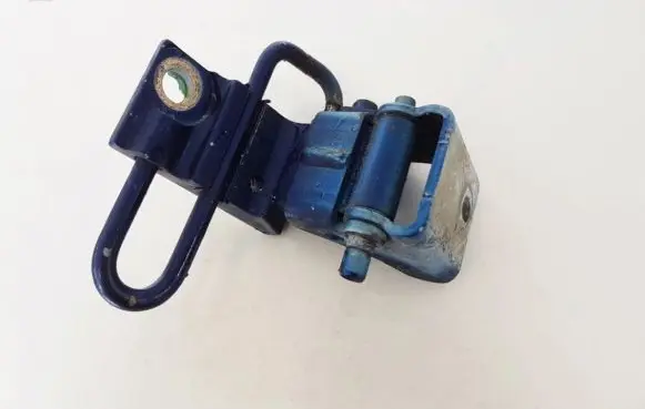 Porsche Cayenne (9PA) Rear door lower hinge 7L0833412