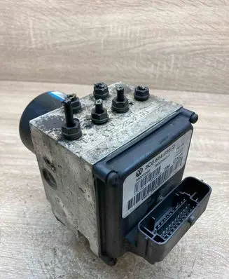 Volkswagen PASSAT B6 ABS Pump 3C0614095Q