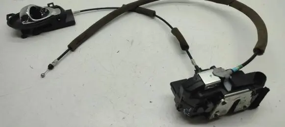 Nissan Note (E12) Rear door lock