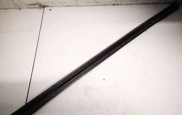 Volkswagen Caddy Front door glass trim molding 