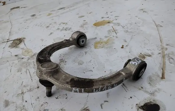 Mercedes-Benz ML W164 Front upper control arm/wishbone 