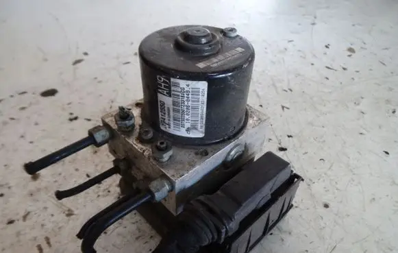 Opel Insignia A ABS Pump 13326803
