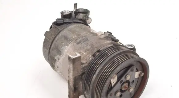 Volvo V40 Air conditioning (A/C) compressor (pump) 31292175
