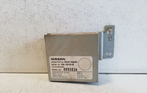 Nissan Pathfinder R51 Aerial antenna amplifier 284A1EA000