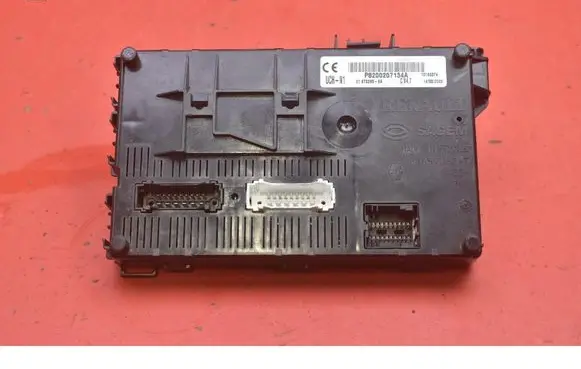 Renault Clio II Engine control unit/module ECU P8200207134A