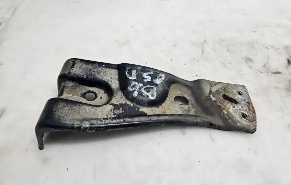 Volkswagen PASSAT B6 Fender mounting bracket 3C0821142