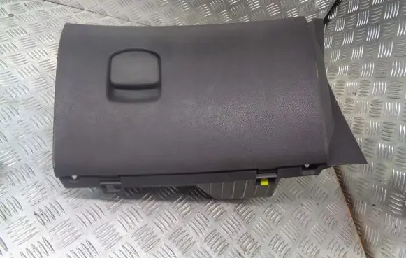 BMW 3 E46 Glove box