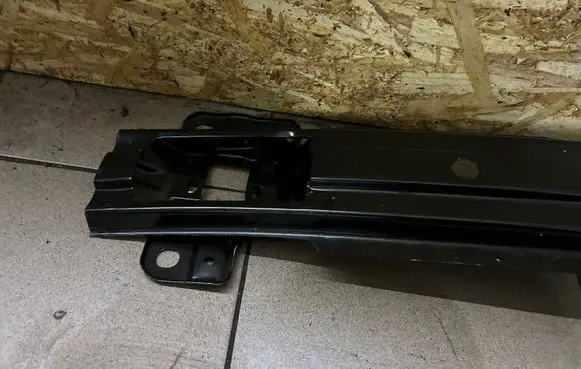 Hyundai i30 Front bumper cross member