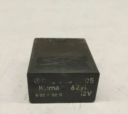 Mercedes-Benz E W124 Other relay 0025451305 A0025451305