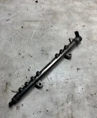 Volvo V60 Fuel main line pipe 0445215025