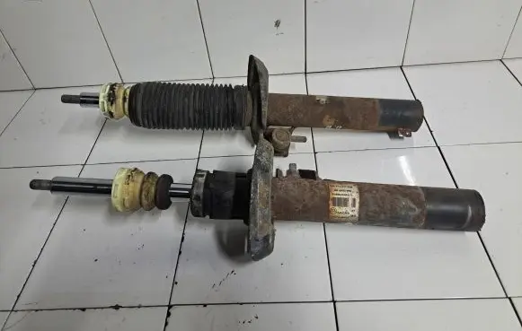 Volkswagen Jetta V Front shock absorber/damper 1T0413031GH 824904002559 WA5652M