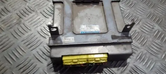 Mazda 626 Engine control unit/module E2T03771T FP0118881C