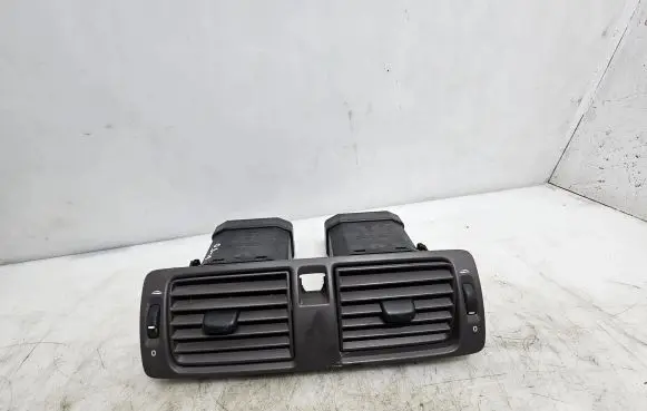 Volvo V50 Dash center air vent grill 39879332