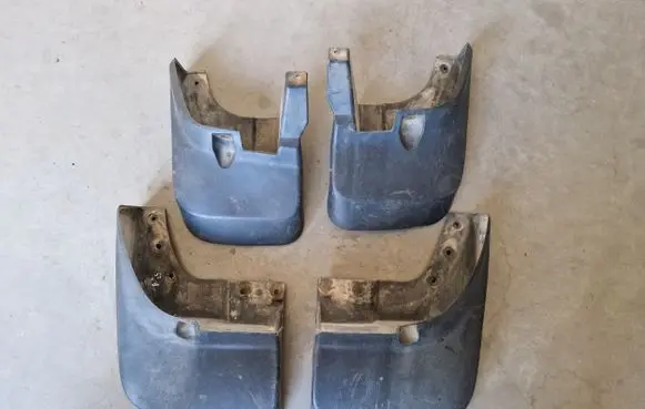 Mitsubishi L200 Mudguards set MN117452 MN117451 MN117446