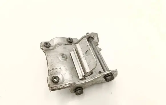 BMW 5 F10 F11 Radiator mount bracket 7186514 7207152 7211162