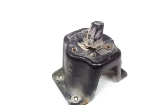 Opel Frontera B Spare wheel mounting bracket 