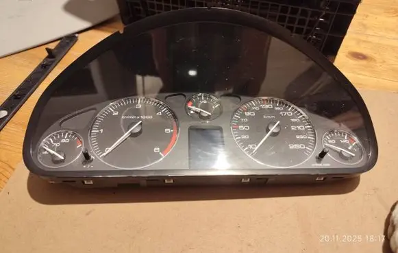 Peugeot 407 Speedometer (instrument cluster) 9646283280 364769km